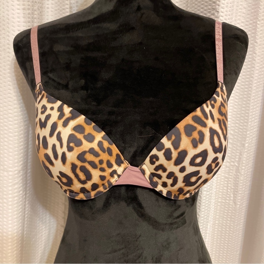 PINK Victoria’s Secret Cheetah Print wear everywhere push-up bra Size 34B.